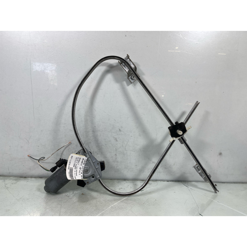 Leve vitre electrique avant droit RENAULT CLIO 1 Photo n°1