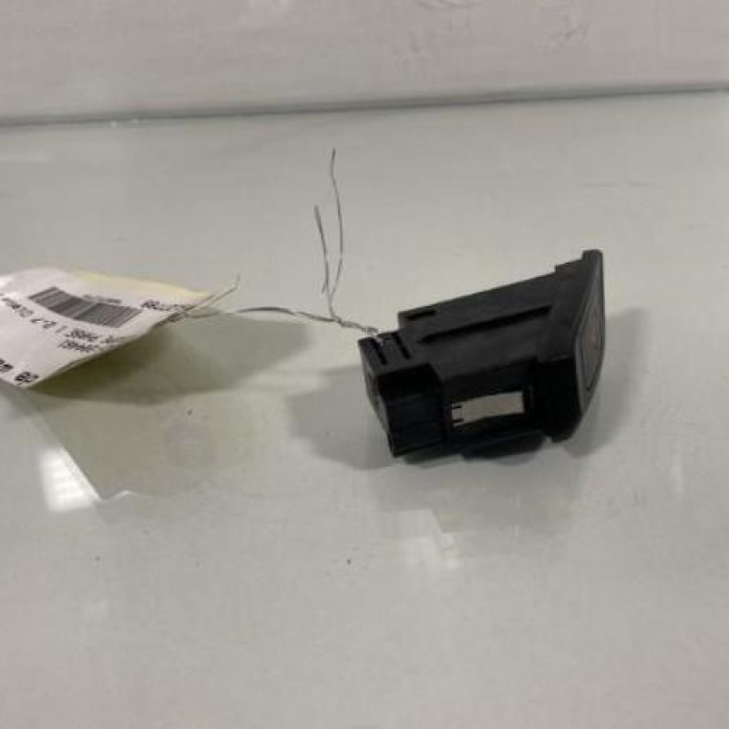 Bouton de warning AUDI A5 1 Photo n°2