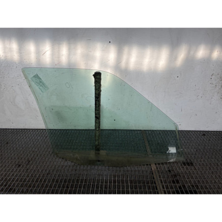 Vitre avant gauche CITROEN SAXO Photo n°1