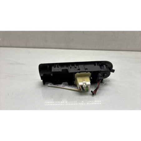 Interrupteur de leve vitre avant gauche RENAULT CLIO 4