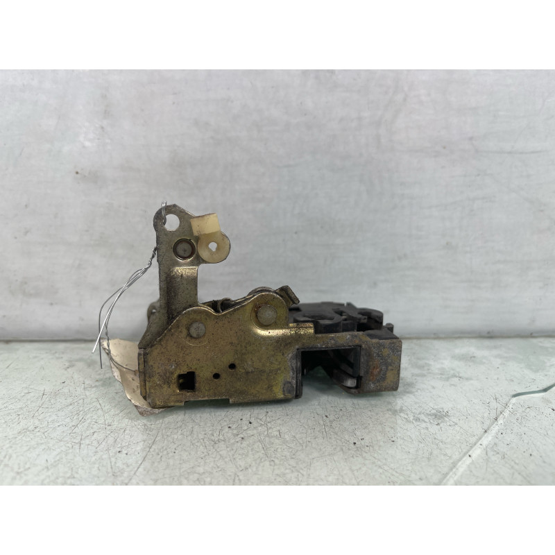 Serrure avant gauche PEUGEOT 405 Photo n°4