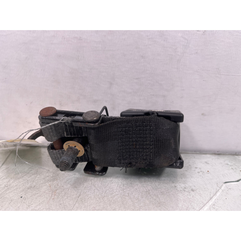 Attache ceinture arriere droit RENAULT CLIO 2 Photo n°1