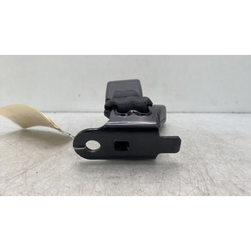 Attache ceinture arriere droit PEUGEOT 208 1 Photo n°2