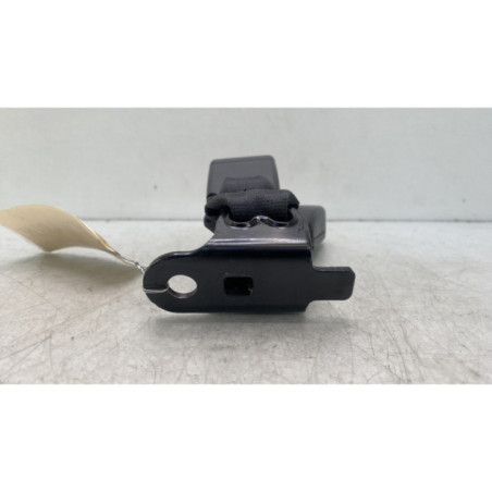 Attache ceinture arriere droit PEUGEOT 208 1