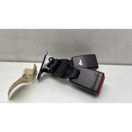 Attache ceinture arriere droit PEUGEOT 208 1