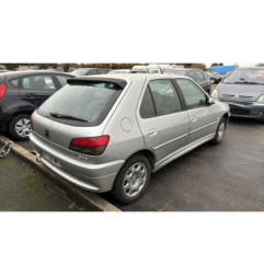 Calandre PEUGEOT 306