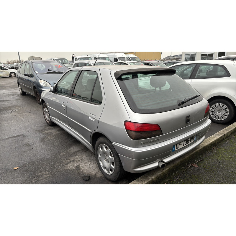 Calandre PEUGEOT 306 Photo n°13