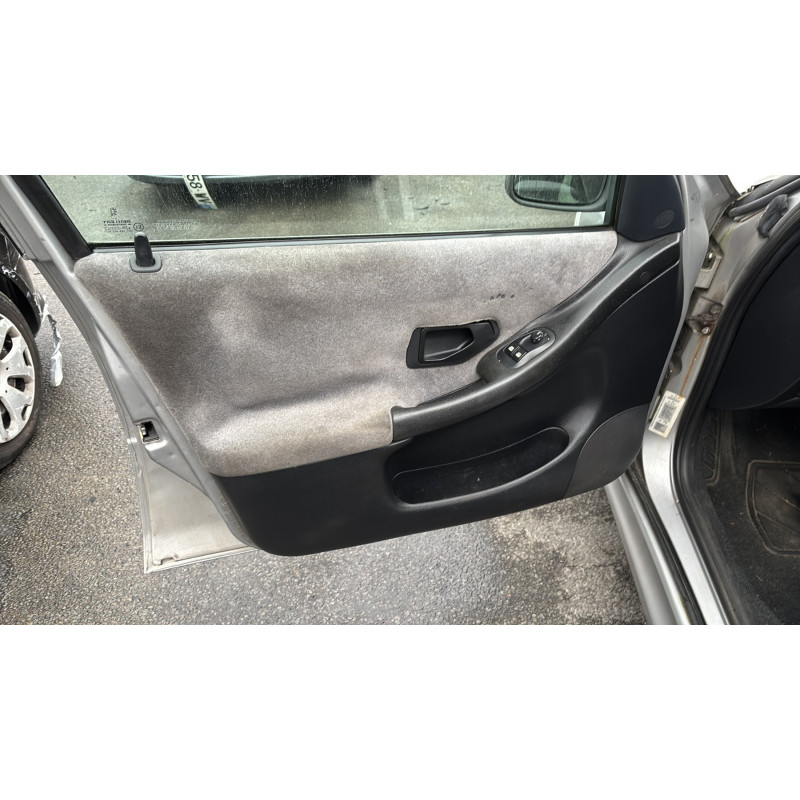 Calandre PEUGEOT 306 Photo n°18