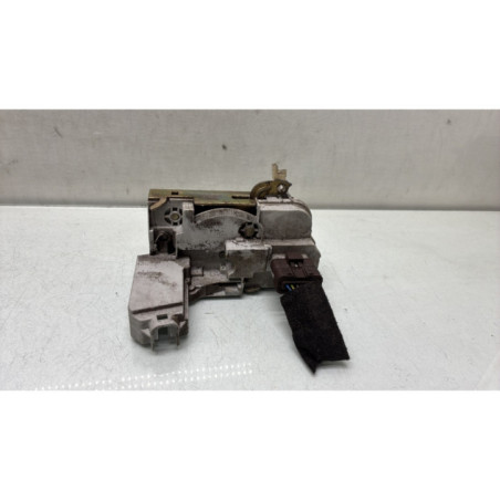 Serrure avant droit PEUGEOT 307