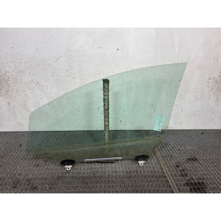 Vitre avant droit TOYOTA COROLLA VERSO 2