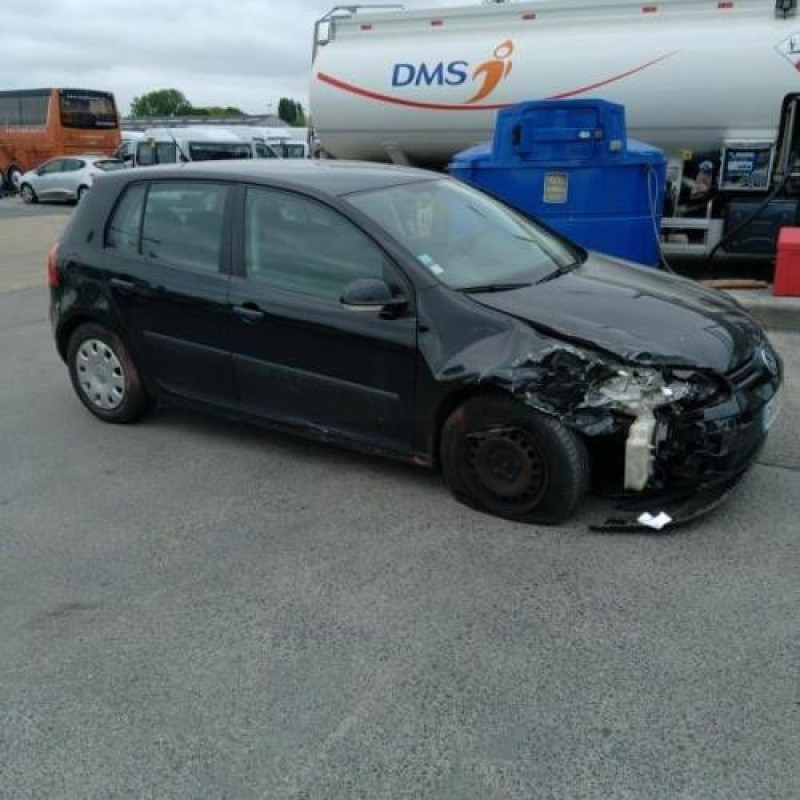 Feu arriere secondaire gauche (feux) VOLKSWAGEN GOLF 5 Photo n°5
