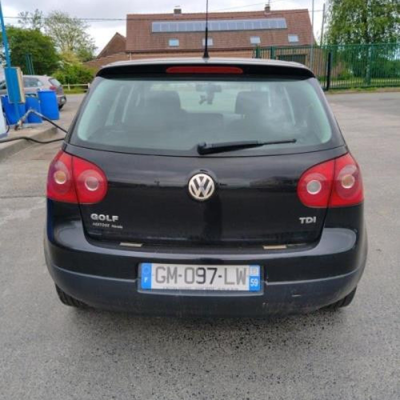 Feu arriere secondaire gauche (feux) VOLKSWAGEN GOLF 5 Photo n°6