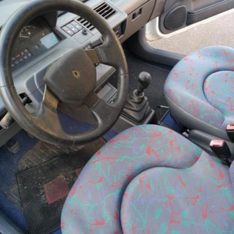 Neiman RENAULT CLIO 1 Photo n°8