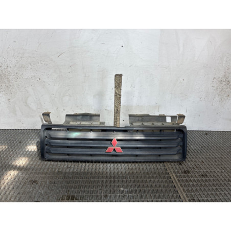 Calandre MITSUBISHI PAJERO 2 Photo n°1
