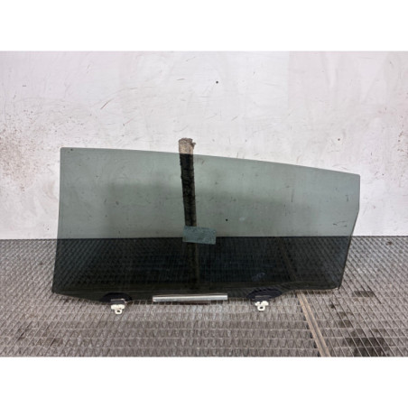 Vitre arriere droit TOYOTA COROLLA VERSO 2 Photo n°1