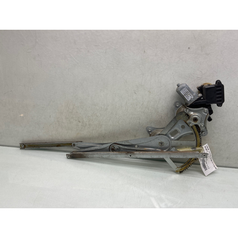 Leve vitre electrique avant droit TOYOTA COROLLA VERSO 2 Photo n°1