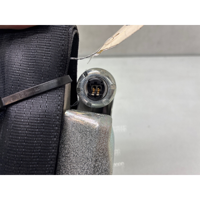 Pretensionneur de ceinture avant droit TOYOTA COROLLA VERSO 2 Photo n°3