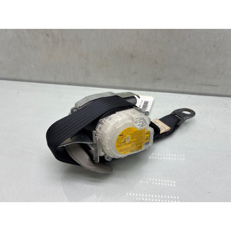 Pretensionneur de ceinture avant droit TOYOTA COROLLA VERSO 2 Photo n°4
