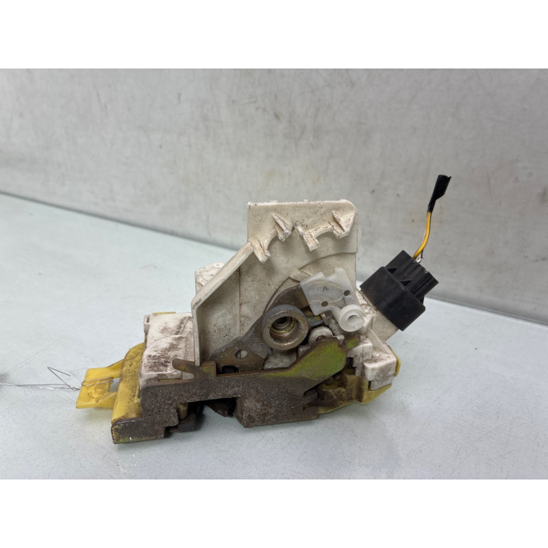 Serrure arriere gauche FORD FOCUS 1 Photo n°4