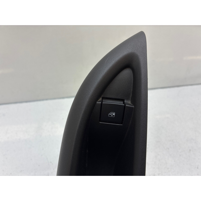 Interrupteur de leve vitre arriere droit OPEL ASTRA K Photo n°3
