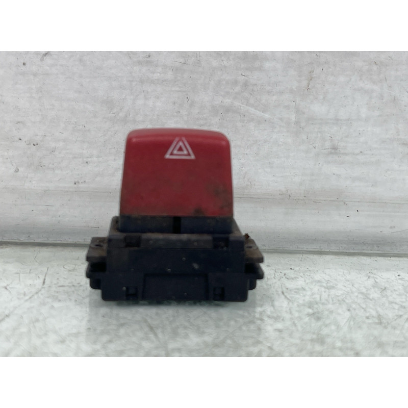 Bouton de warning RENAULT SAFRANE Photo n°1