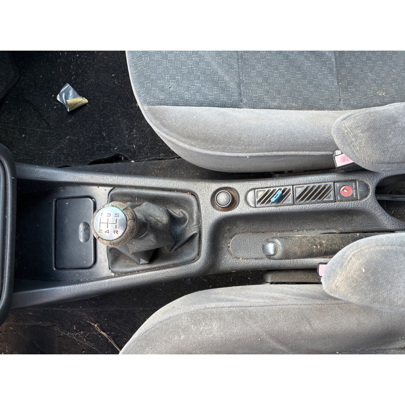 Custode arriere gauche (porte) PEUGEOT 406 Photo n°20