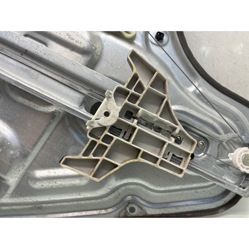 Leve vitre electrique arriere droit HYUNDAI IX 20 Photo n°4