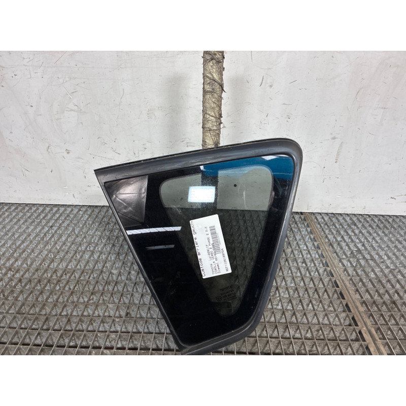 Custode arriere gauche TOYOTA COROLLA VERSO 2 Photo n°1