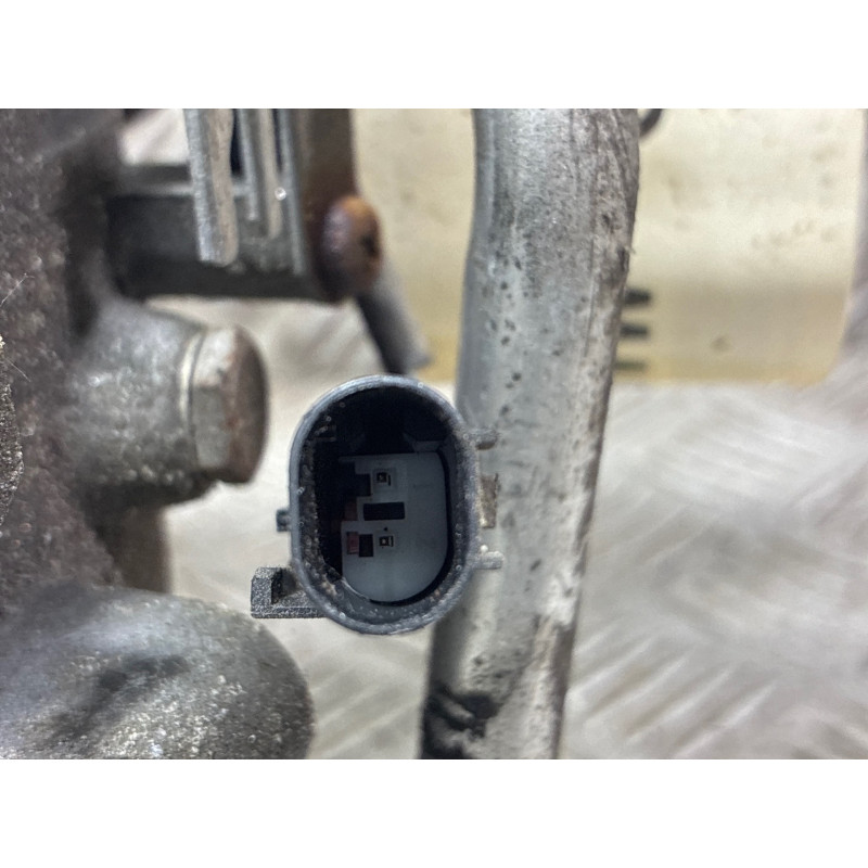 Compresseur clim BMW SERIE 3 E90 Photo n°2