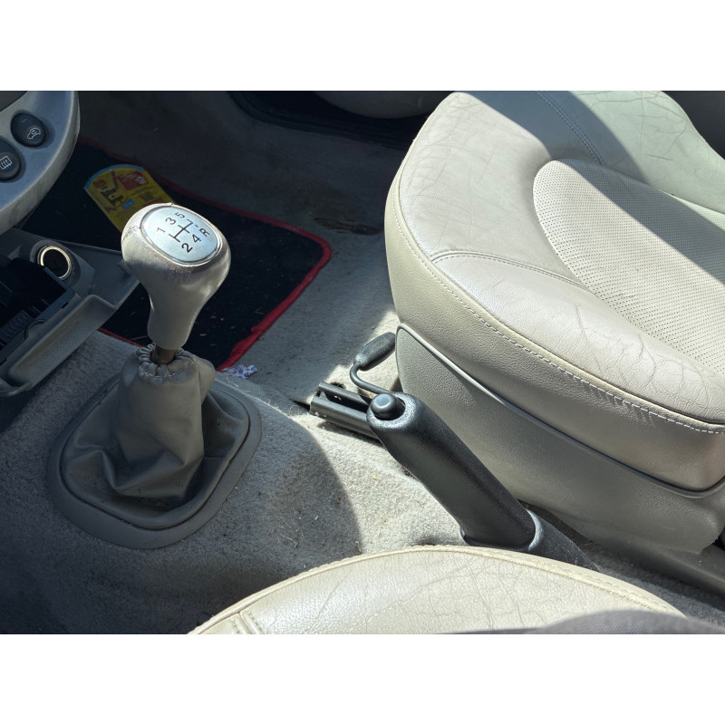 Vitre avant gauche FORD KA 1 Photo n°20