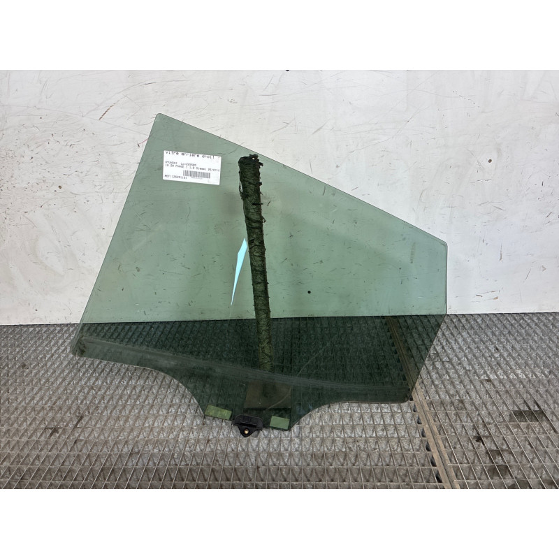 Vitre arriere droit HYUNDAI IX 20 Photo n°1