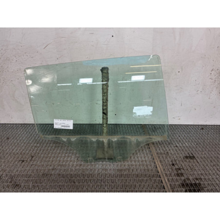Vitre arriere droit PEUGEOT 2008 1