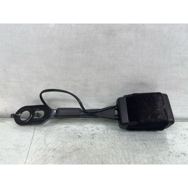 Attache ceinture avant gauche PEUGEOT 2008 1 Photo n°3