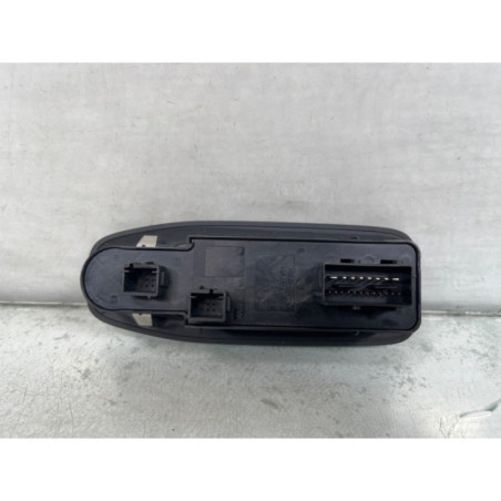 Interrupteur de leve vitre avant gauche PEUGEOT 2008 1