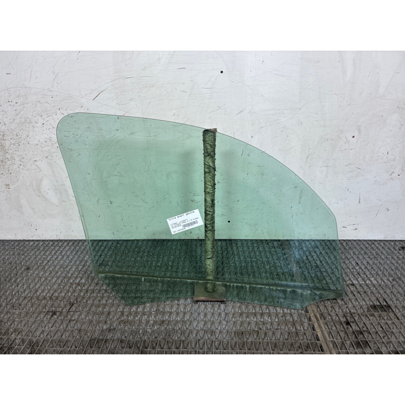 Vitre avant gauche CITROEN C3 PICASSO Photo n°1