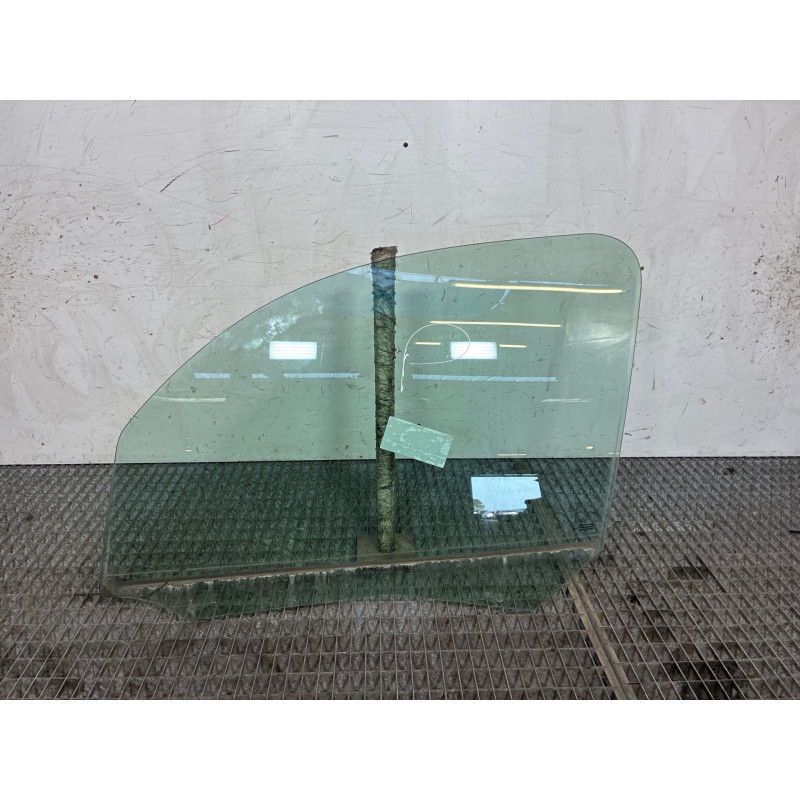 Vitre avant gauche CITROEN C3 PICASSO Photo n°2
