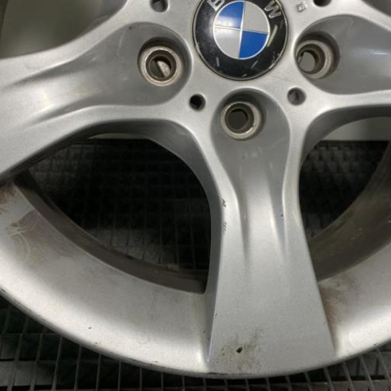 Jante BMW SERIE 1 E87 Photo n°3