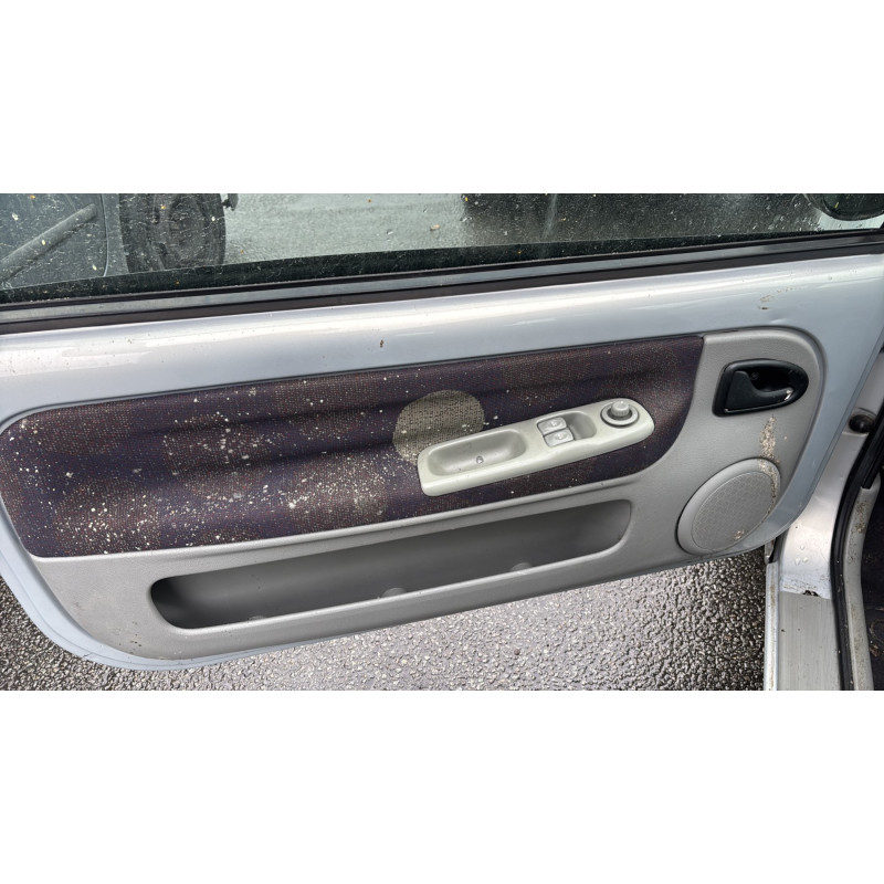 Bouton de coffre RENAULT TWINGO 1 Photo n°13