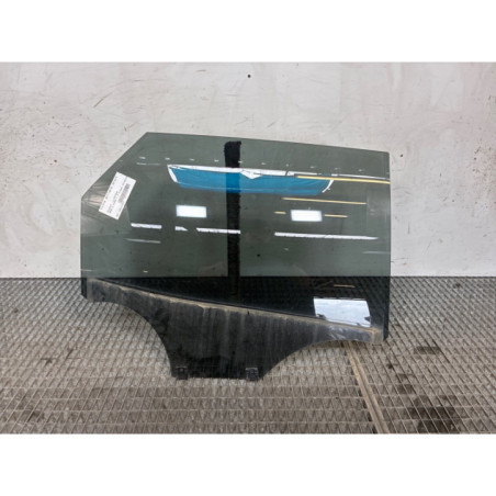 Vitre arriere droit PEUGEOT 3008 2 Photo n°1