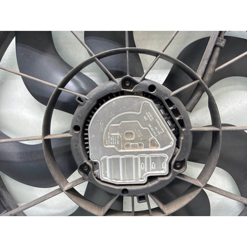 Moto ventilateur radiateur MERCEDES CLASSE C 205 Photo n°3