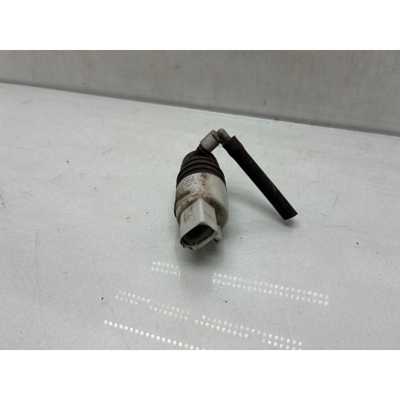 Pompe lave glace avant MERCEDES CLASSE C 205 Photo n°4