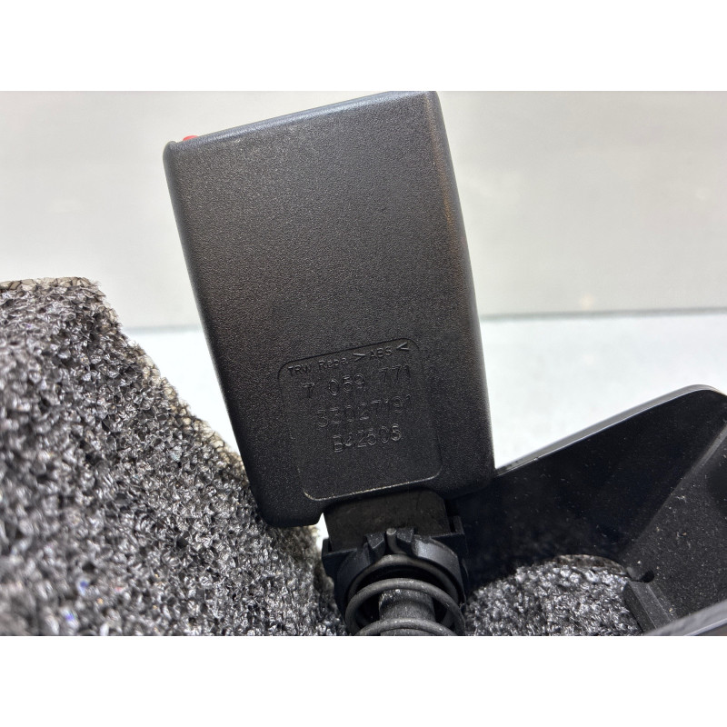 Attache ceinture arriere gauche BMW SERIE 5 E60 Photo n°2