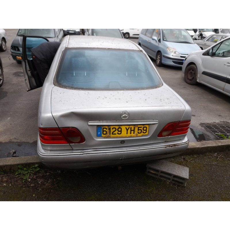 Serrure avant gauche MERCEDES CLASSE E 210 Photo n°11