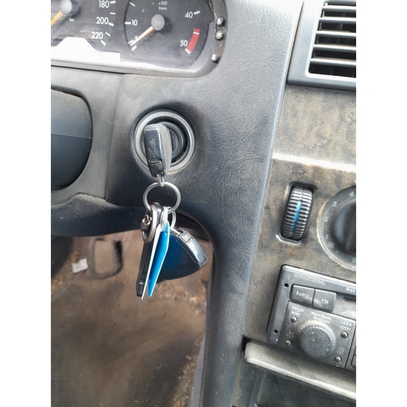 Serrure avant gauche MERCEDES CLASSE E 210 Photo n°16