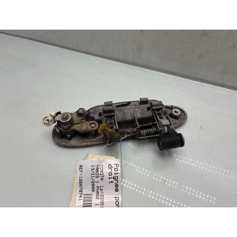 Poignee porte avant droit TOYOTA YARIS 1 Photo n°3