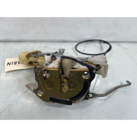 Serrure avant droit TOYOTA YARIS 1 Photo n°1