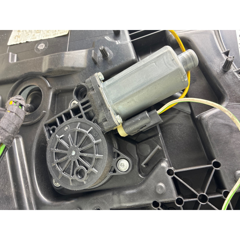 Leve vitre electrique avant gauche FORD FUSION Photo n°4
