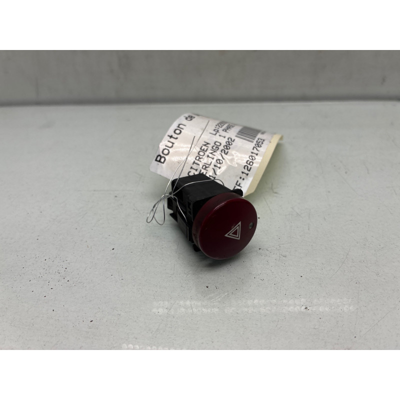 Bouton de warning CITROEN BERLINGO 1 Photo n°3