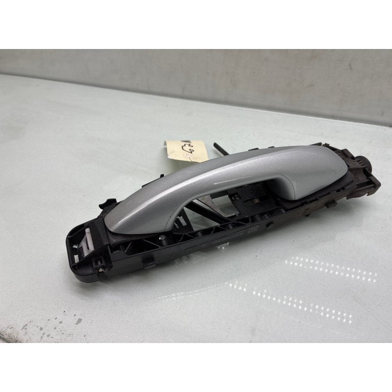 Poignee porte arriere droit MERCEDES CLASSE C 205 Photo n°2