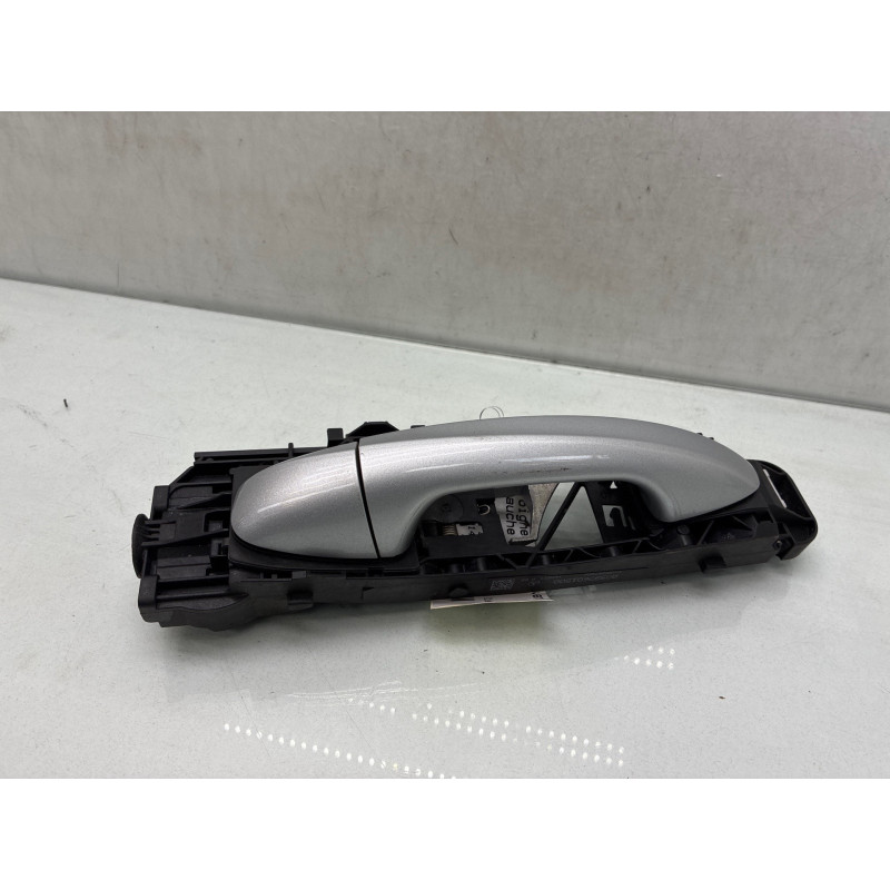 Poignee porte avant gauche MERCEDES CLASSE C 205 Photo n°1